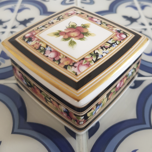 Caja Joyero Porcelana Wedgwood Clio - Imagen 2